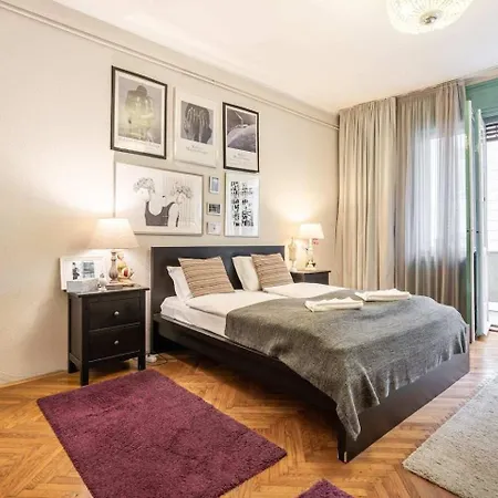 Cosy And Spacious In The Center Διαμέρισμα