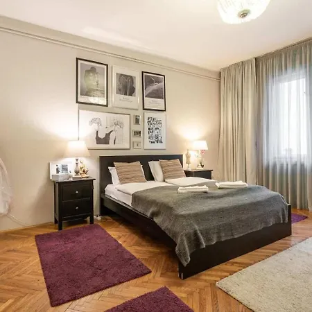 Cosy And Spacious In The Center Διαμέρισμα *