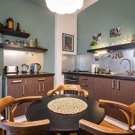 Cosy And Spacious In The Center Διαμέρισμα