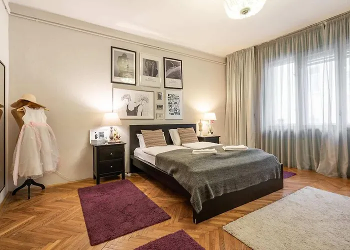Cosy And Spacious In The Center شقة *