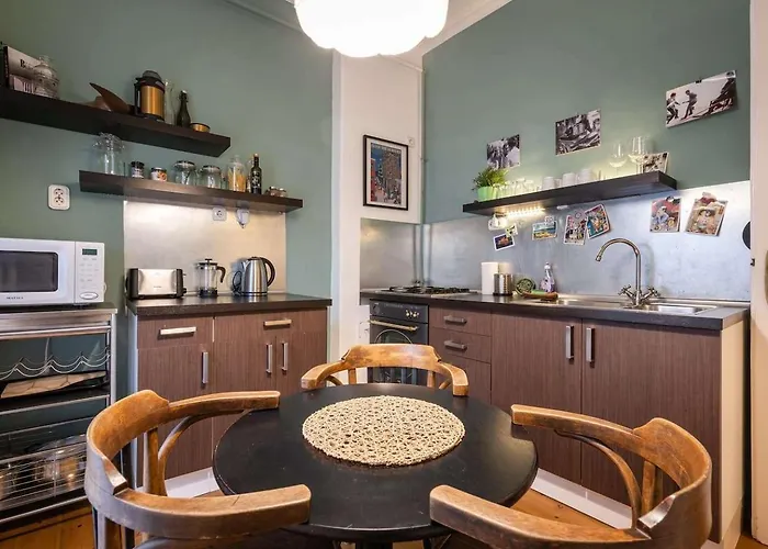 Cosy And Spacious In The Center شقة