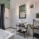 Cosy And Spacious In The Center Apartment Budapest